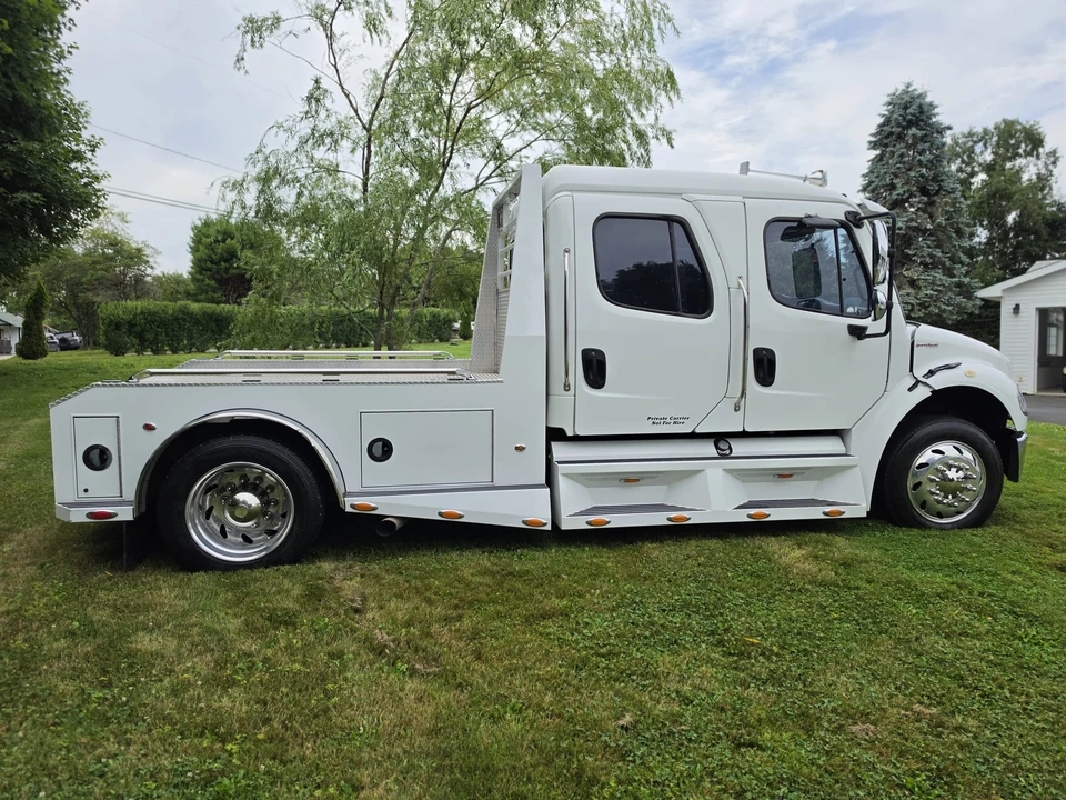2004 Freightliner - Image 13 of 31