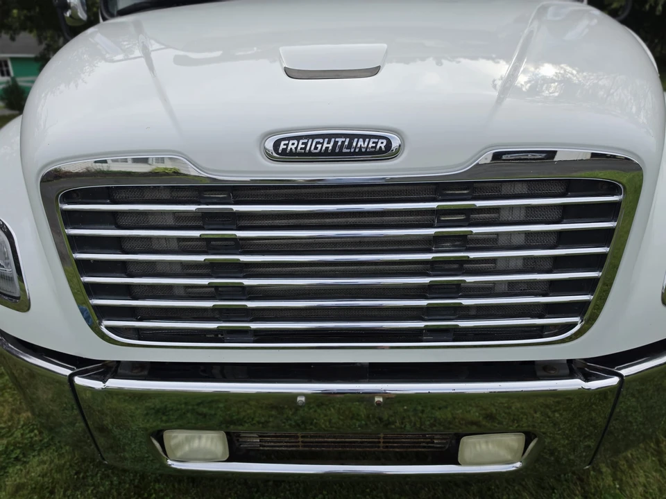 2004 Freightliner - Image 21 of 31