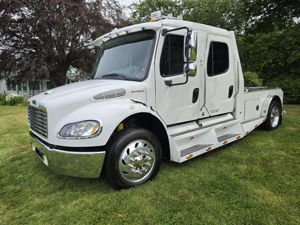 2004 Freightliner - Image 6 of 31