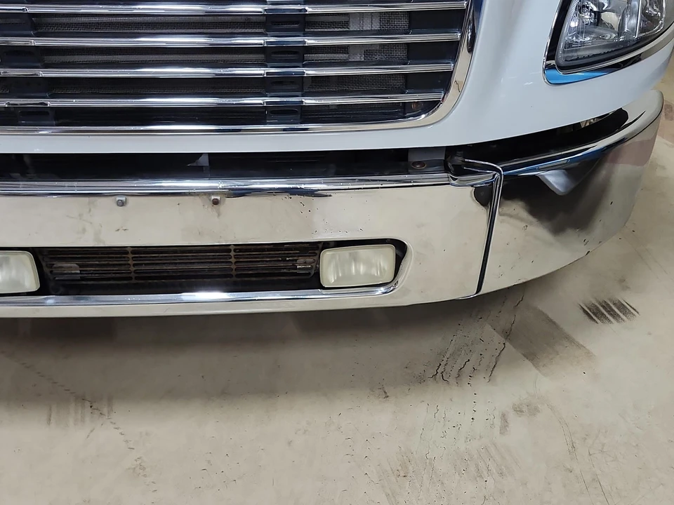 2004 Freightliner - Image 24 of 31