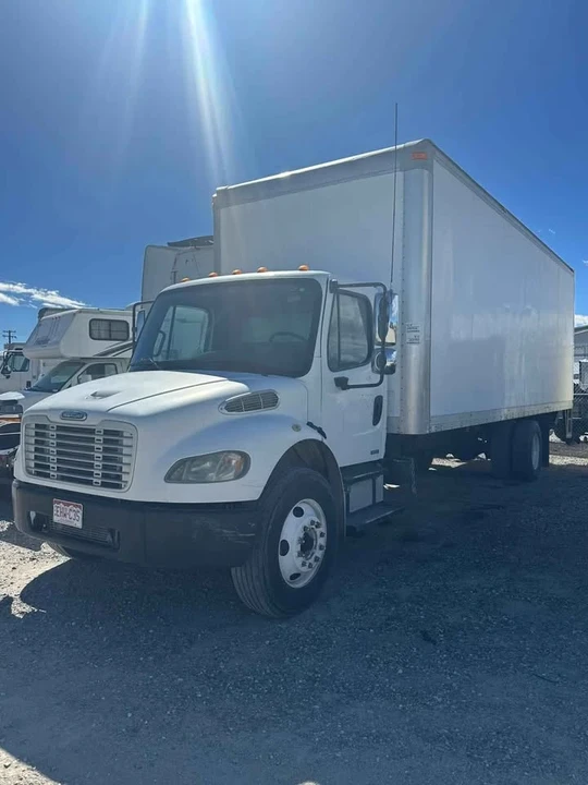 2004 Freightliner - Image 5 of 7