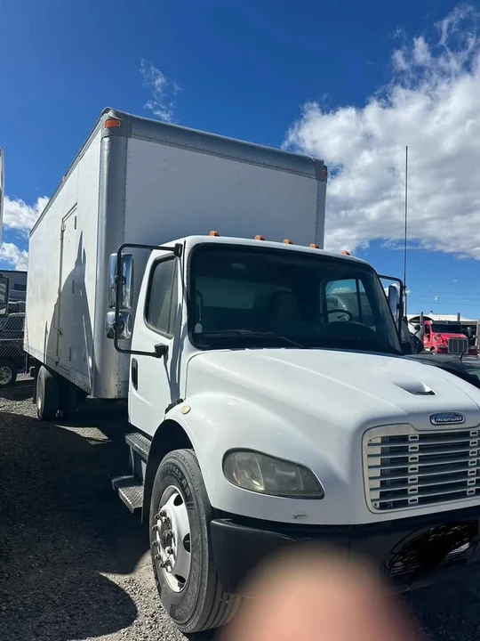 2004 Freightliner - Image 6 of 7