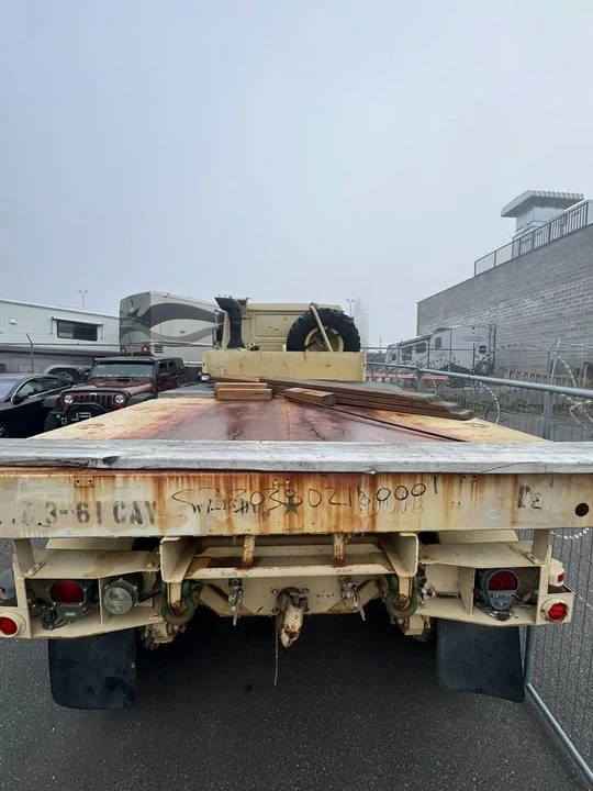 2004 Freightliner - Image 2 of 10