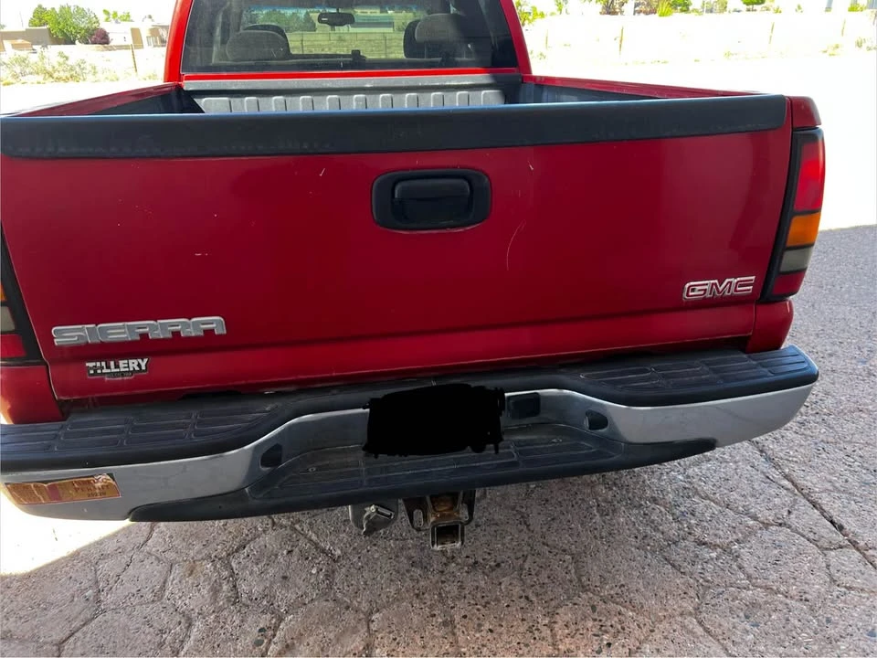 2004 GMC Sierra 2nd Gen - Image 2 of 11
