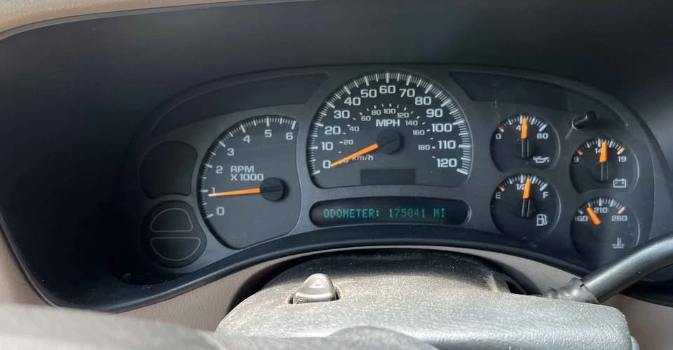 2004 GMC Sierra 2nd Gen - Image 11 of 15