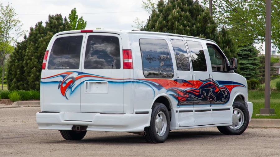 2004 GMC Savana - Image 3 of 12