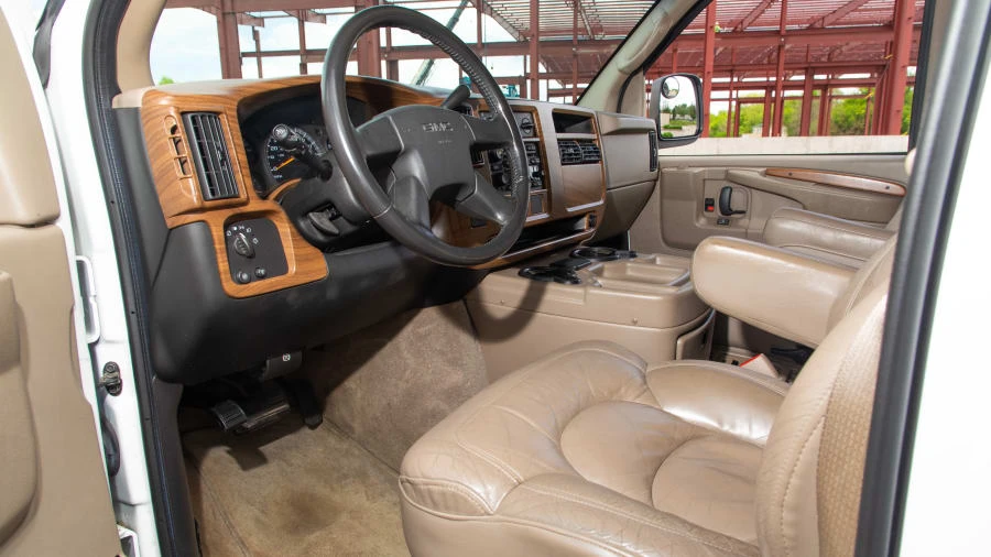 2004 GMC Savana - Image 4 of 12