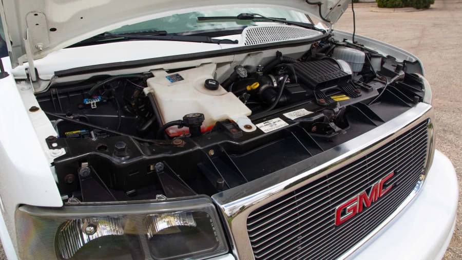 2004 GMC Savana - Image 7 of 12
