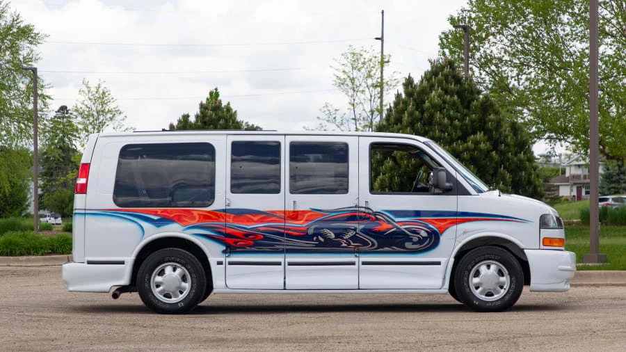2004 GMC Savana - Image 8 of 12