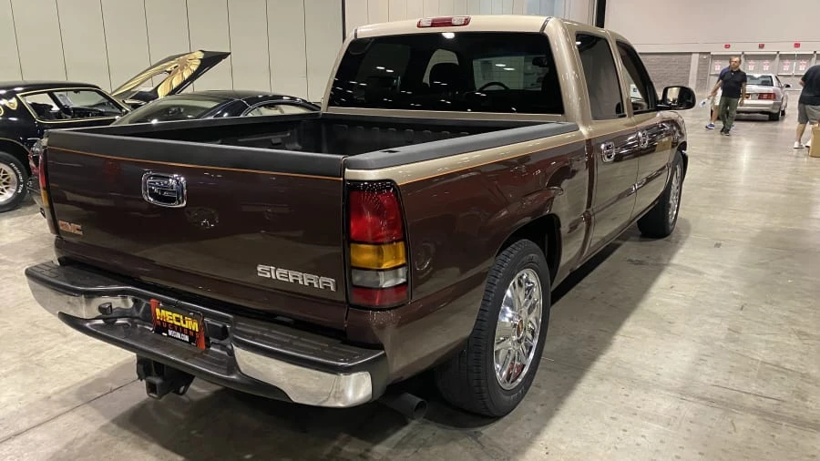 2004 GMC Sierra 2nd Gen - Image 4 of 19