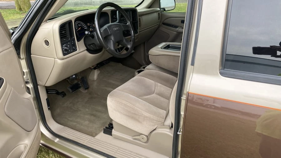2004 GMC Sierra 2nd Gen - Image 6 of 19