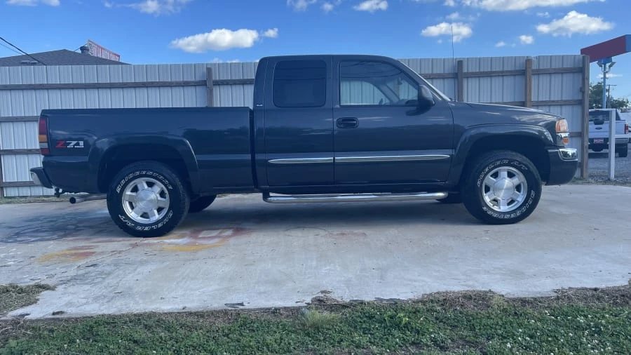 2004 GMC Sierra 2nd Gen - Image 4 of 7