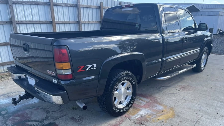 2004 GMC Sierra 2nd Gen - Image 4 of 8