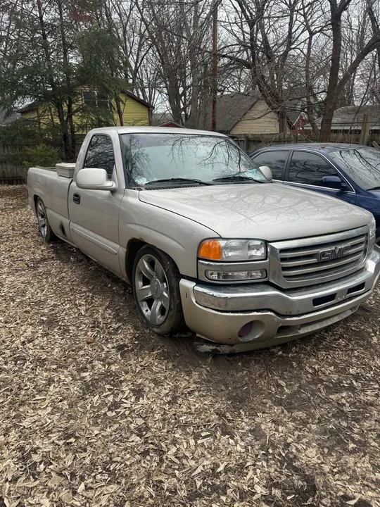 2004 GMC Sierra 2nd Gen - Image 3 of 10