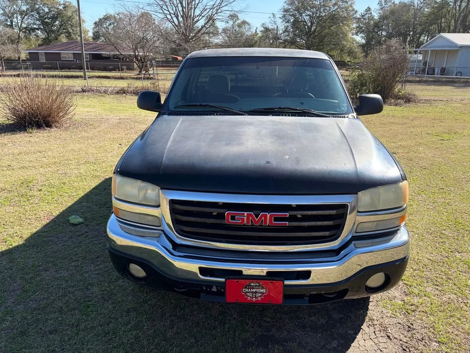 2004 GMC Sierra 2nd Gen - Image 4 of 9