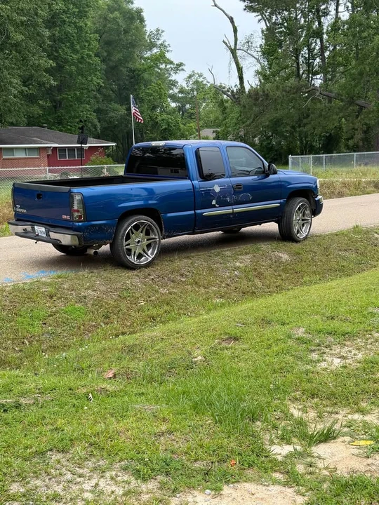 2004 GMC Sierra 2nd Gen - Image 4 of 7