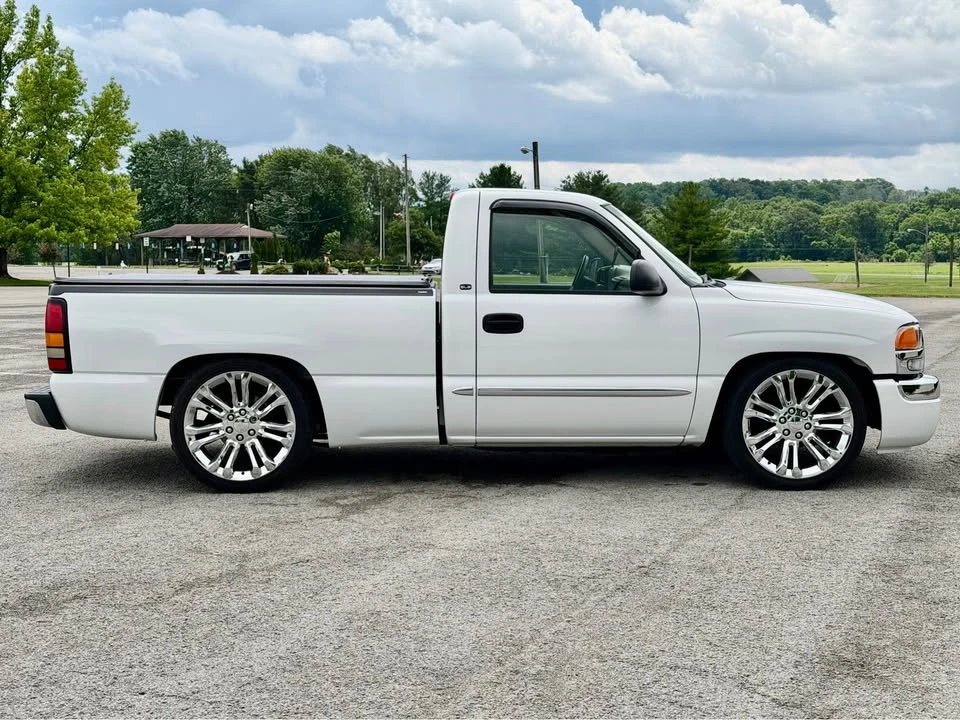 2004 GMC Sierra 2nd Gen - Image 5 of 14