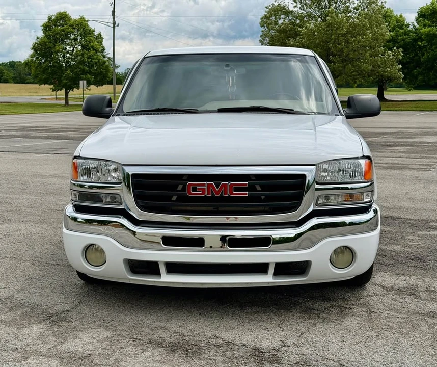 2004 GMC Sierra 2nd Gen - Image 6 of 14