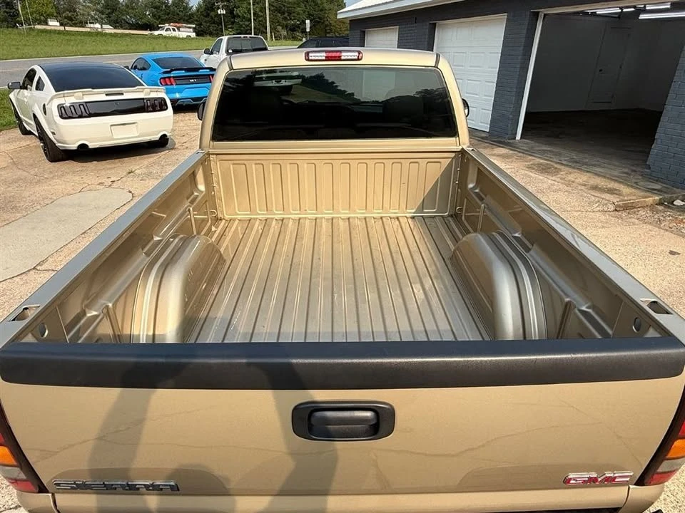 2004 GMC Sierra 2nd Gen - Image 6 of 15