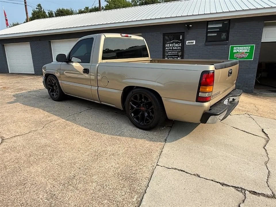2004 GMC Sierra 2nd Gen - Image 4 of 15
