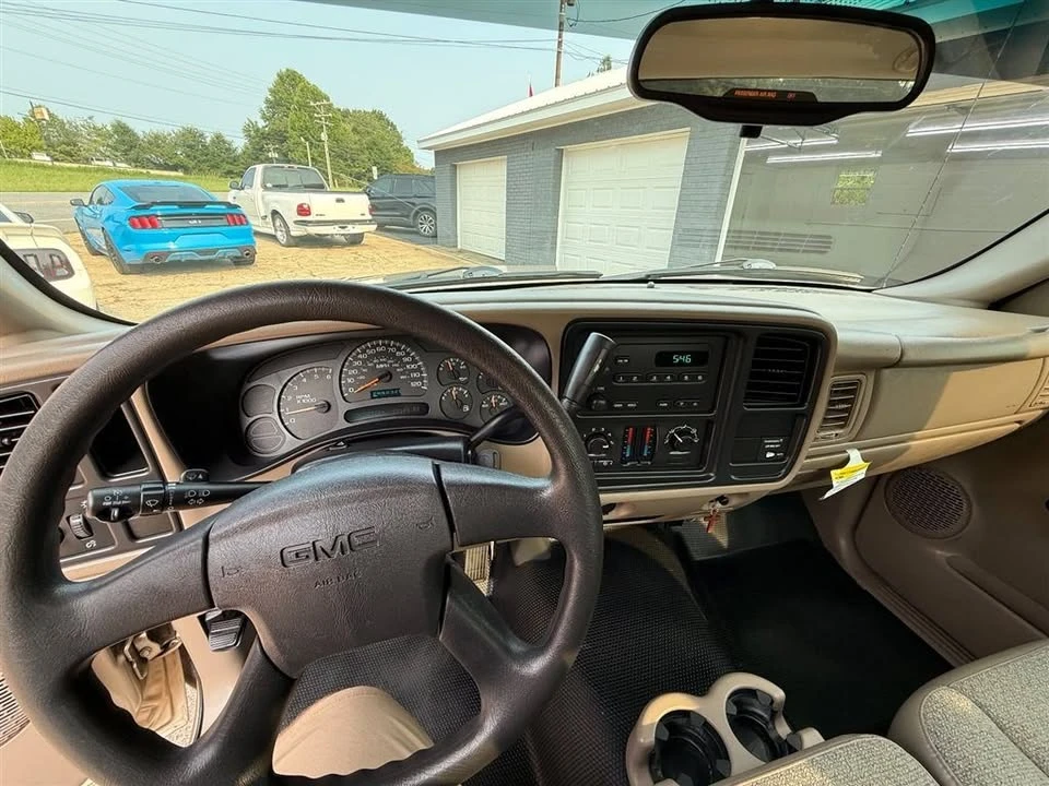 2004 GMC Sierra 2nd Gen - Image 11 of 15