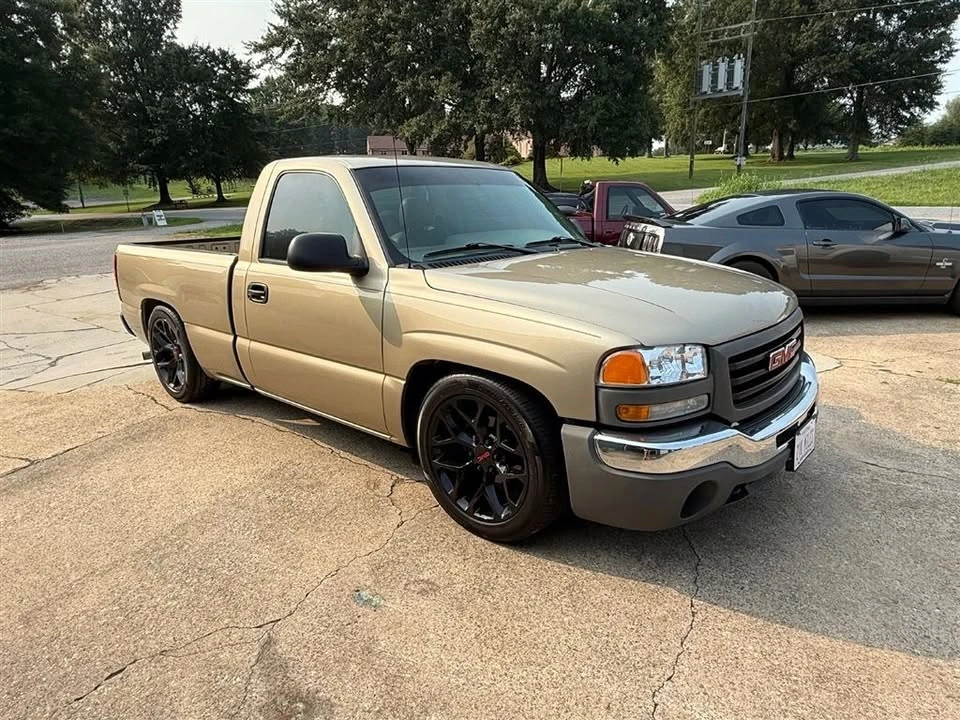 2004 GMC Sierra 2nd Gen - Image 8 of 15