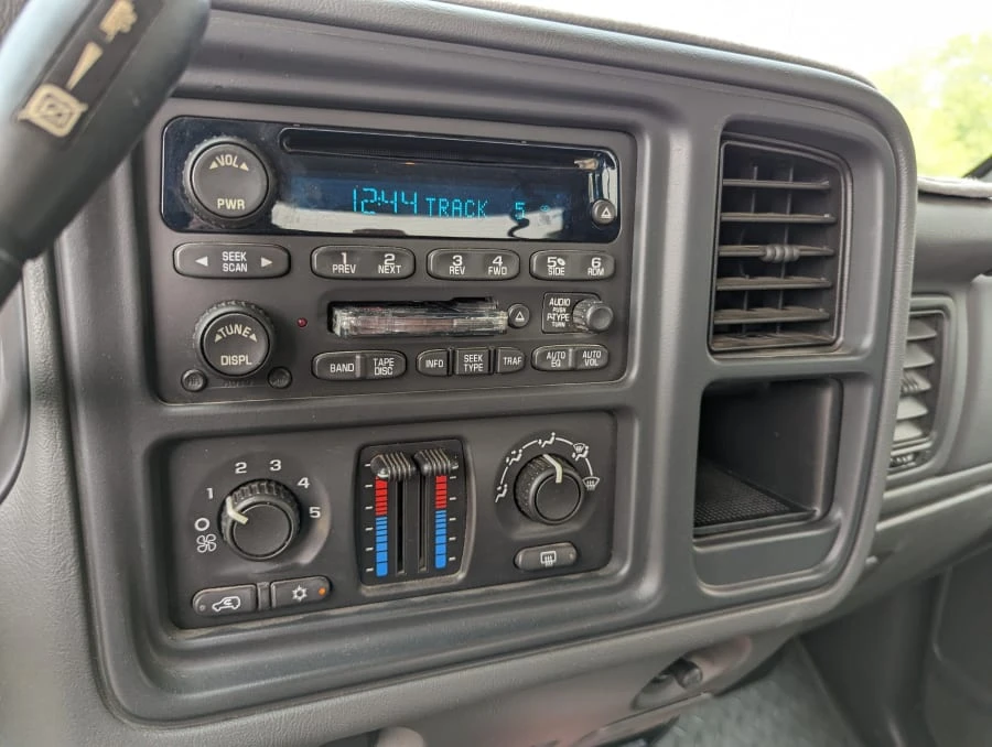 2004 GMC Sierra Heavy Duty 2nd Gen - Image 29 of 31