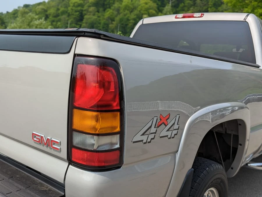 2004 GMC Sierra Heavy Duty 2nd Gen - Image 22 of 31