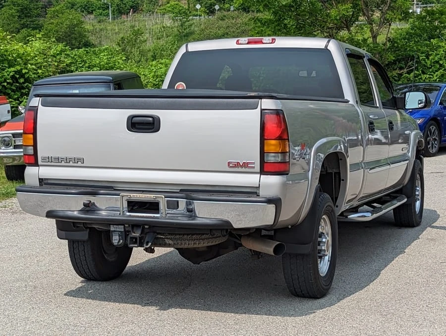 2004 GMC Sierra Heavy Duty 2nd Gen - Image 3 of 31