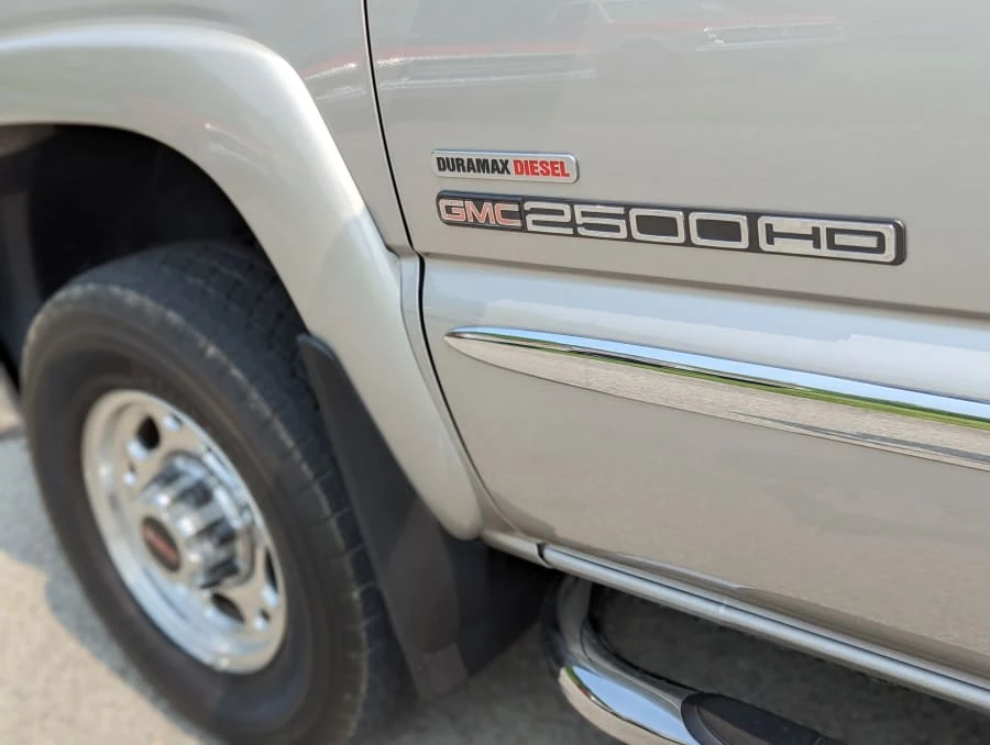 2004 GMC Sierra Heavy Duty 2nd Gen - Image 14 of 31