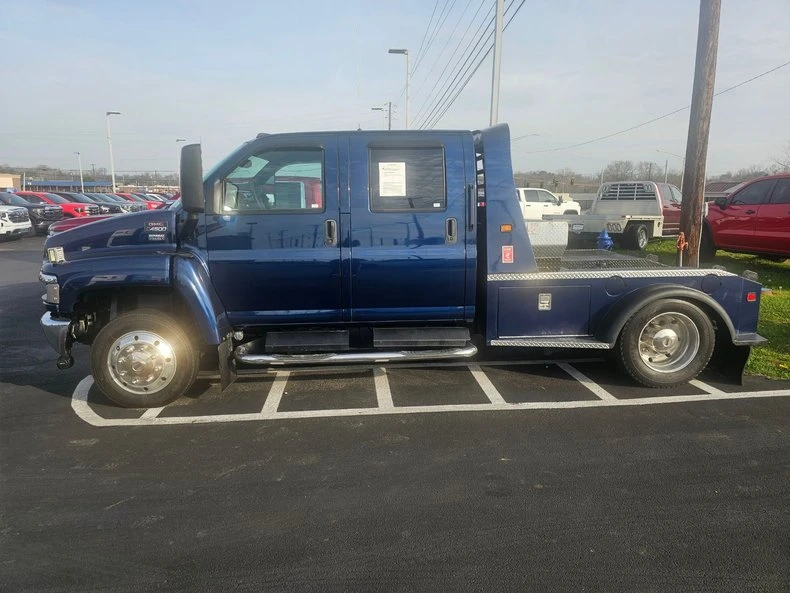 2004 GMC TopKick - Image 2 of 4