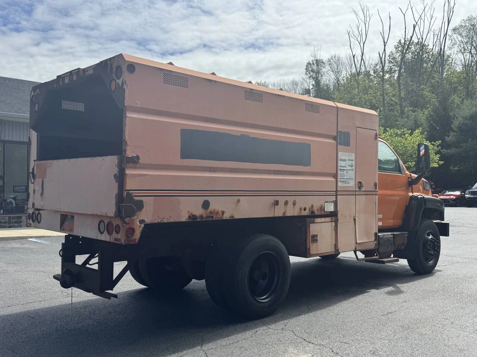 2004 GMC TopKick - Image 7 of 17