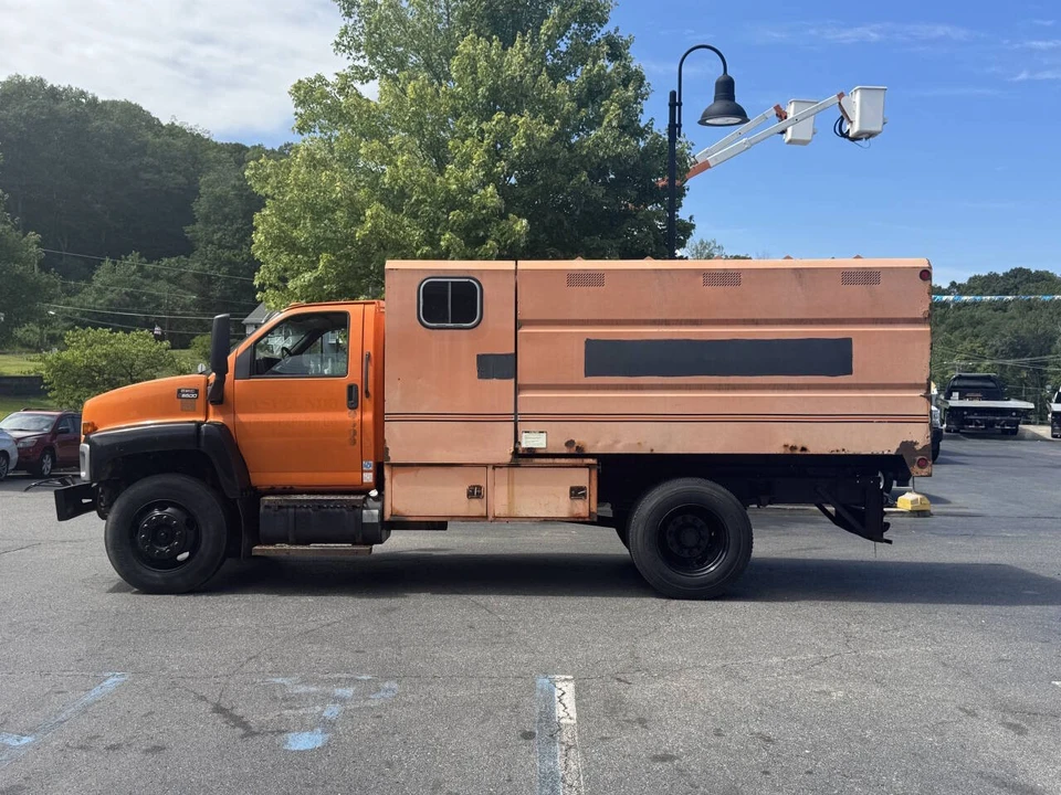 2004 GMC TopKick - Image 4 of 17