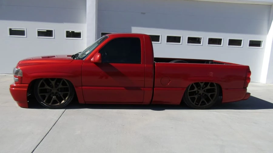 2004 GMC Sierra 2nd Gen - Image 2 of 20