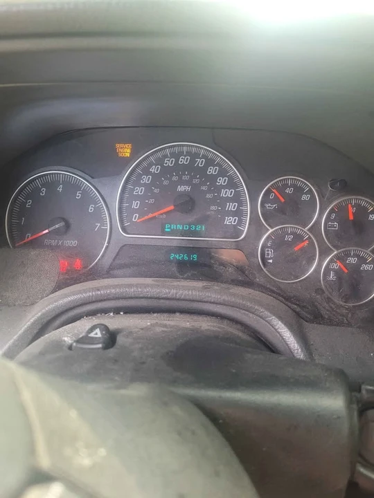 2004 GMC Envoy - Image 9 of 10