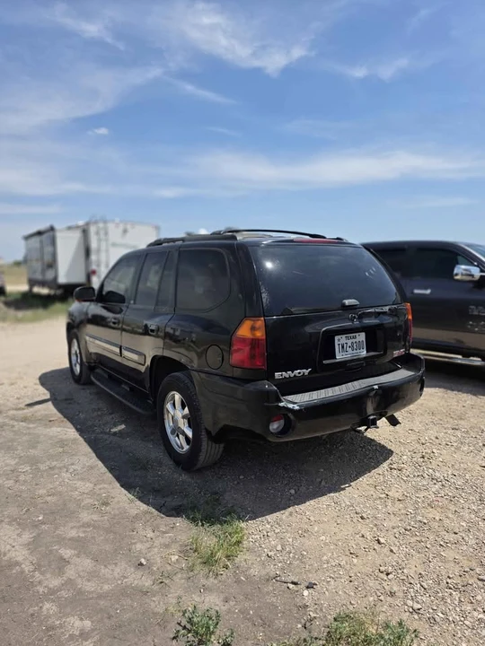 2004 GMC Envoy - Image 2 of 10
