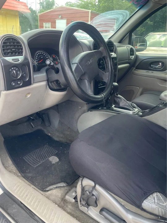 2004 GMC Envoy - Image 9 of 13
