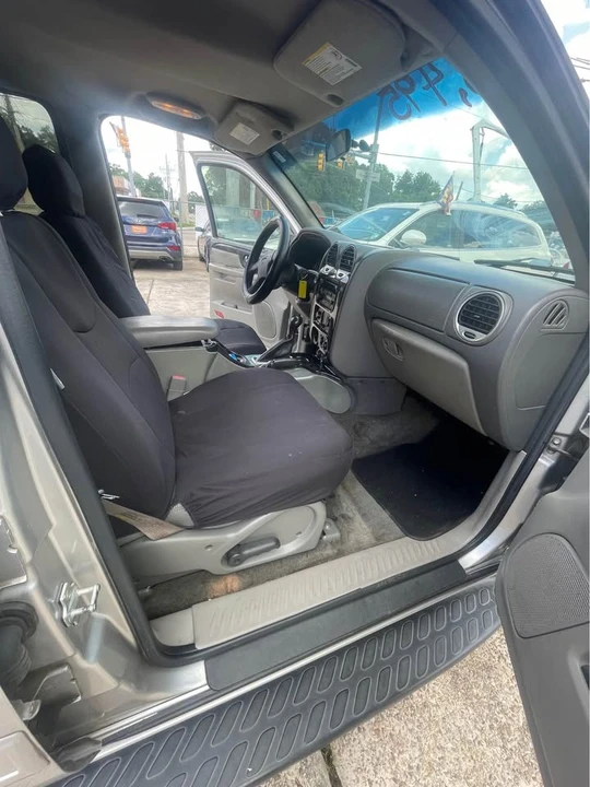 2004 GMC Envoy - Image 10 of 13