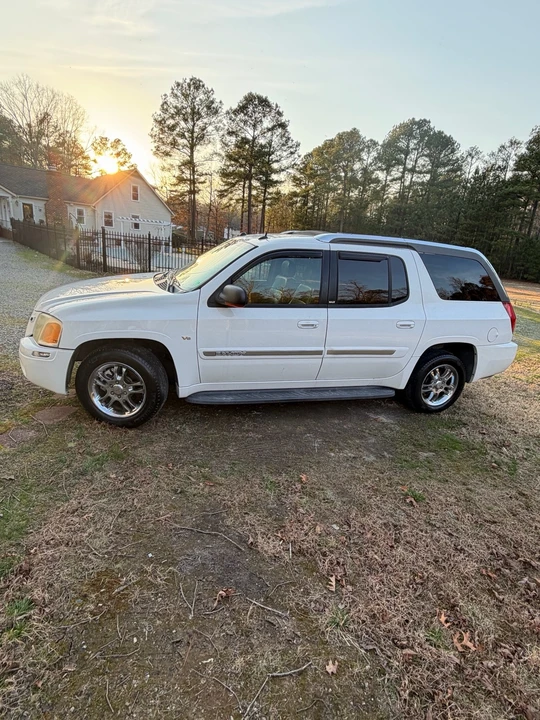 2004 GMC Envoy - Image 3 of 10
