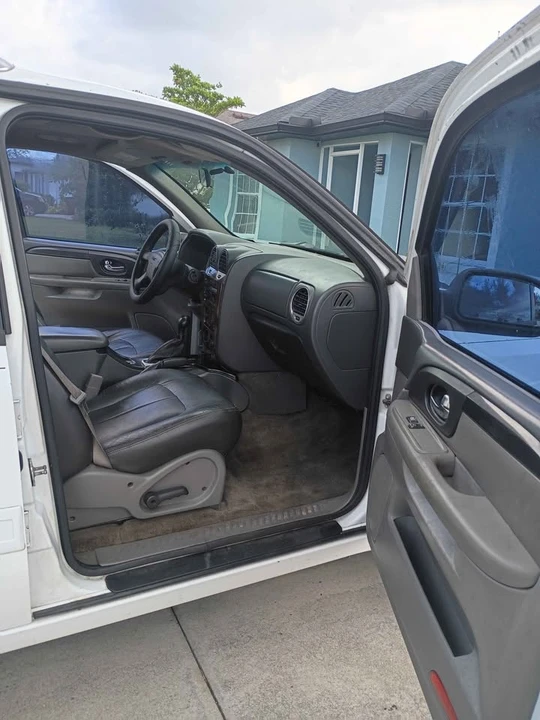 2004 GMC Envoy - Image 11 of 16