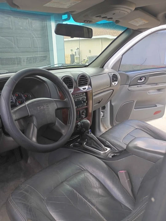 2004 GMC Envoy - Image 9 of 16