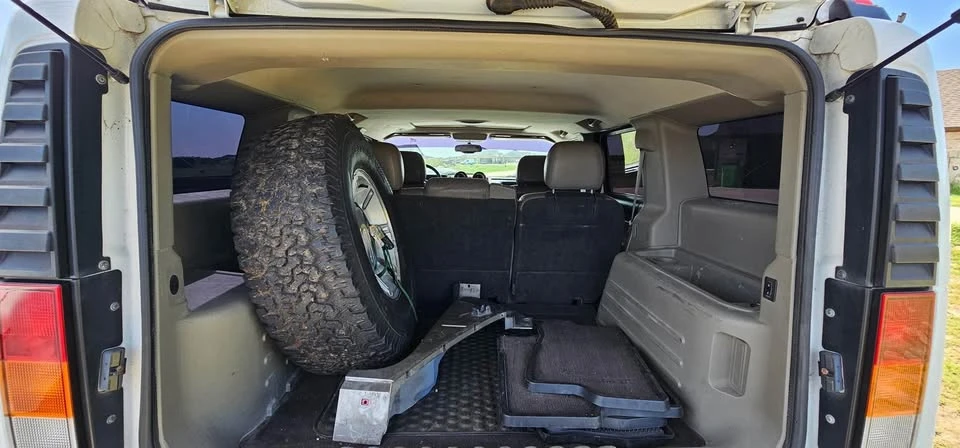 2004 GMC Hummer EV - Image 9 of 15