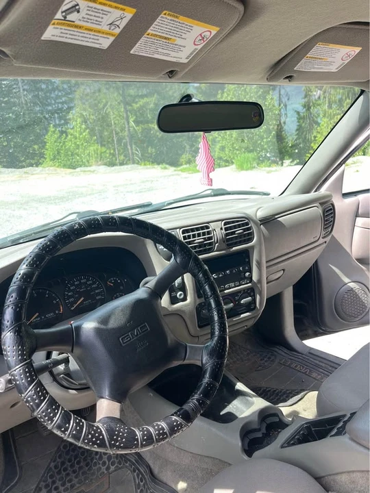 2004 GMC S-15 Jimmy 2nd Gen - Image 4 of 7