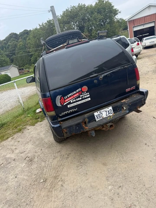 2004 GMC S-15 Jimmy 2nd Gen - Image 2 of 7