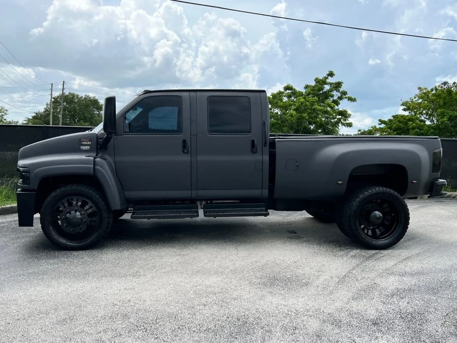 2004 GMC TopKick - Image 2 of 27
