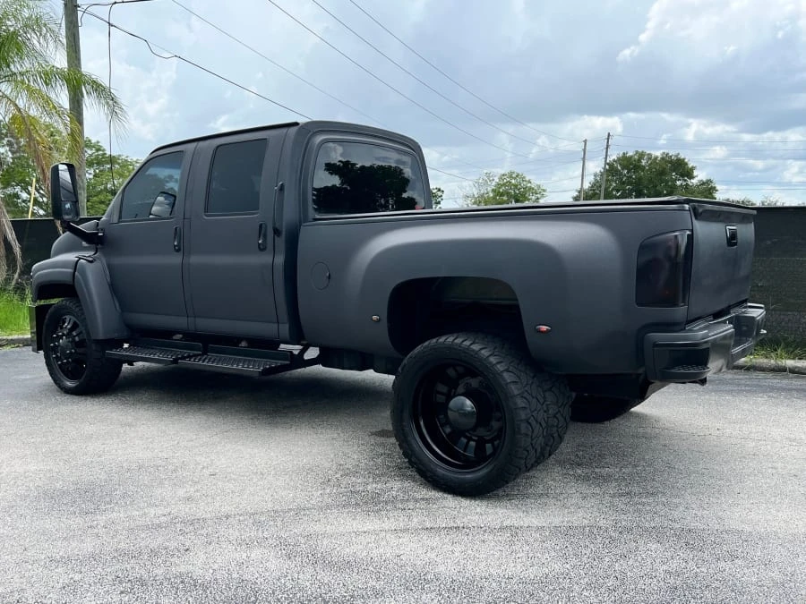 2004 GMC TopKick - Image 3 of 27