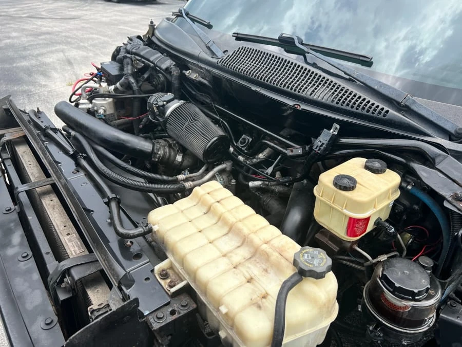 2004 GMC TopKick - Image 11 of 27