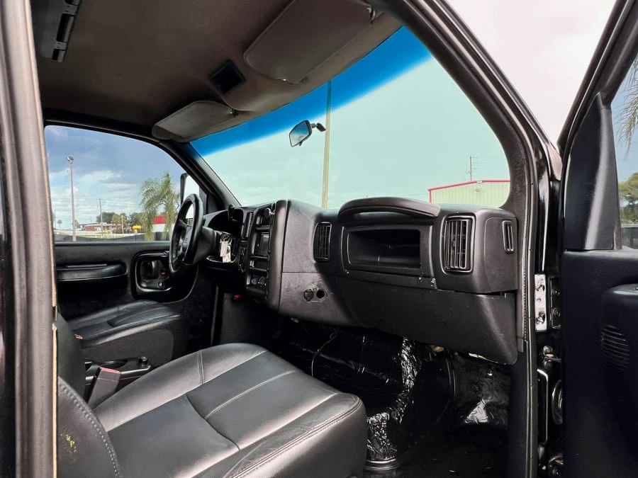 2004 GMC TopKick - Image 19 of 27
