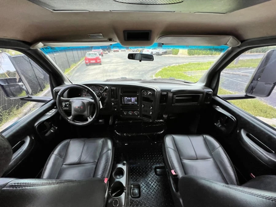 2004 GMC TopKick - Image 20 of 27