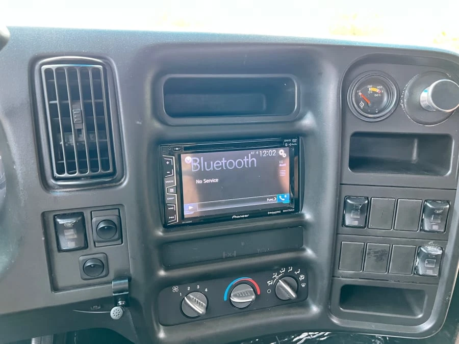 2004 GMC TopKick - Image 22 of 27